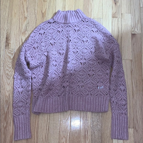 American Eagle Turtleneck - Picture 1 of 6